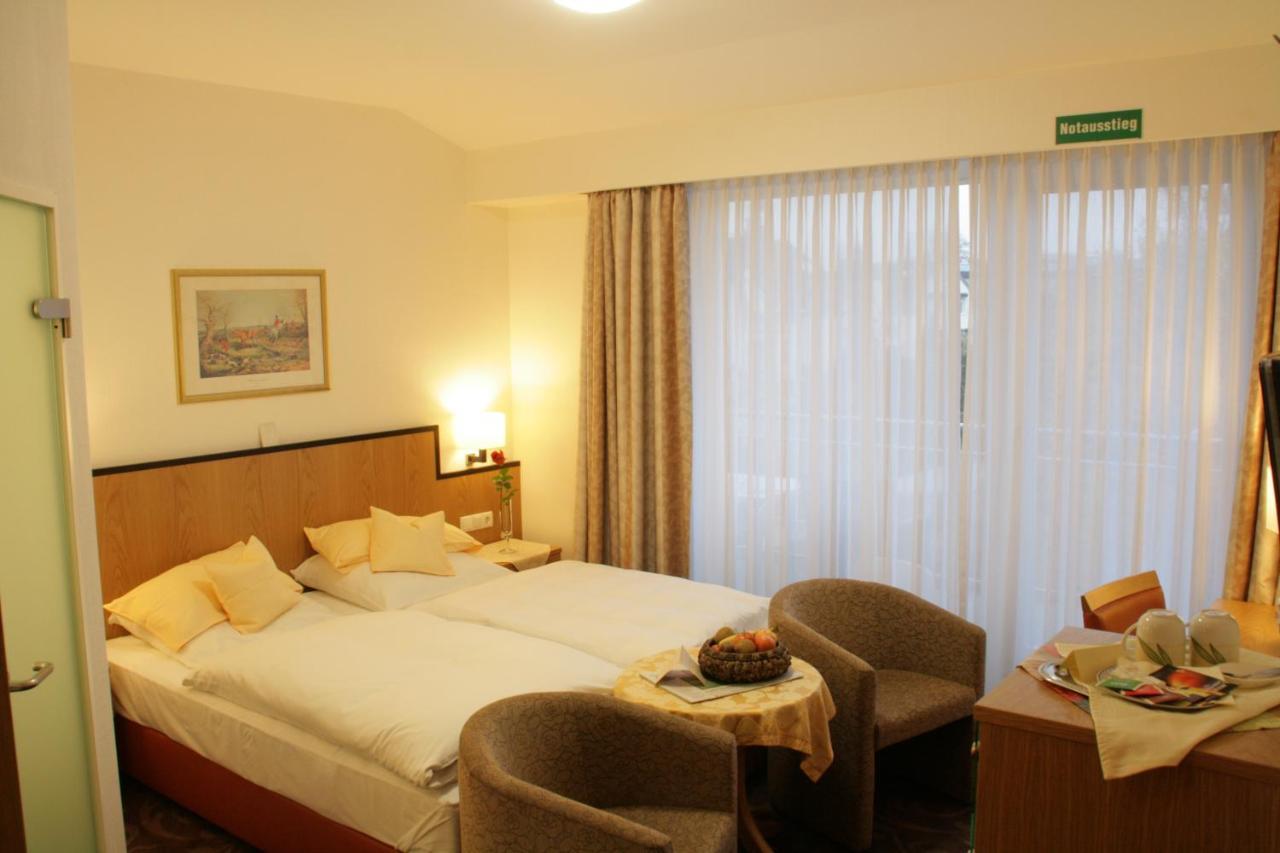 Hotel Haus Berlin Bonn Bagian luar foto