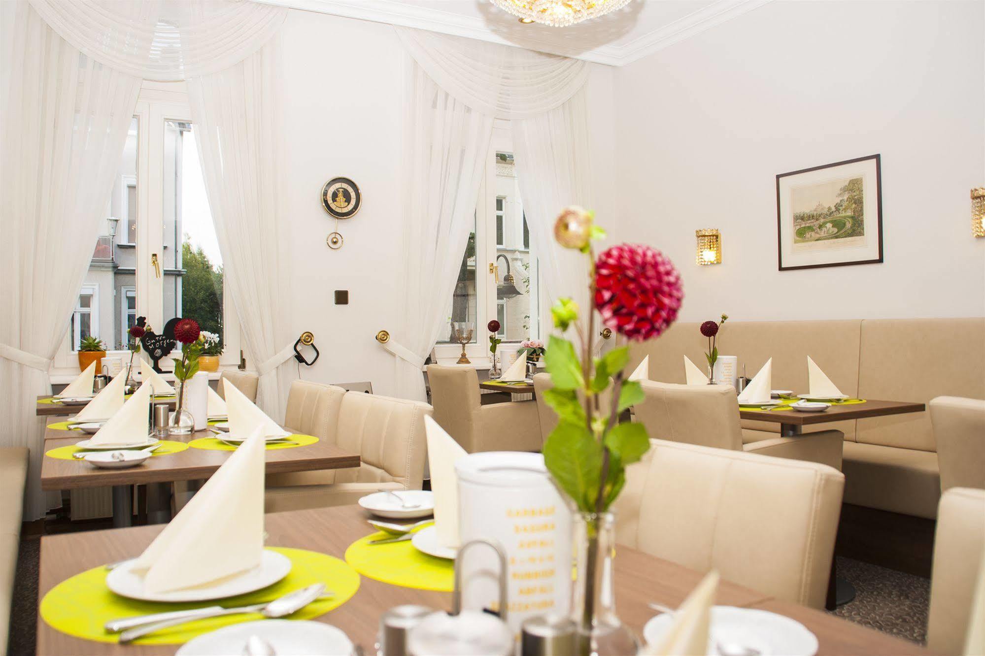 Hotel Haus Berlin Bonn Bagian luar foto