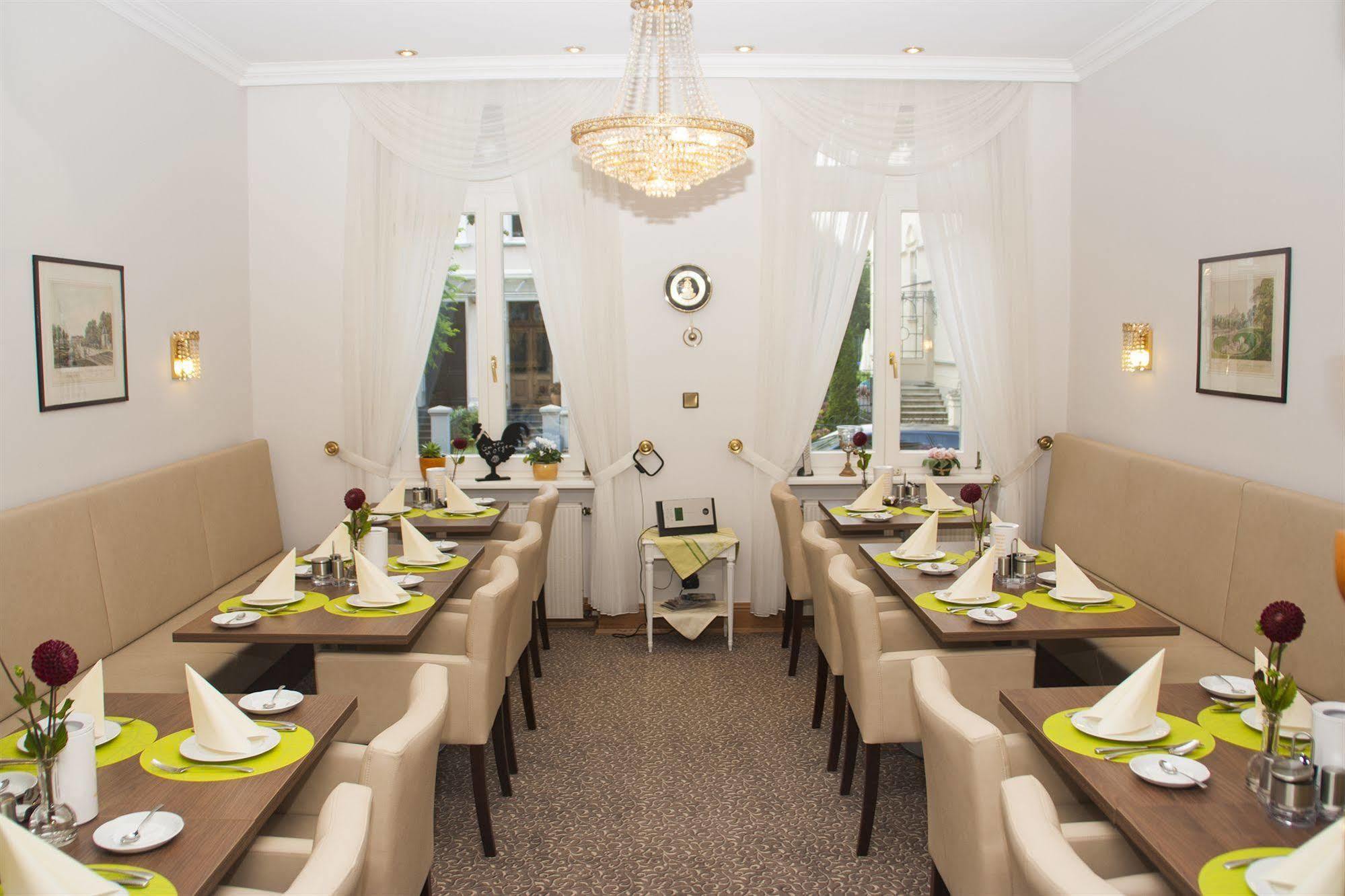 Hotel Haus Berlin Bonn Bagian luar foto